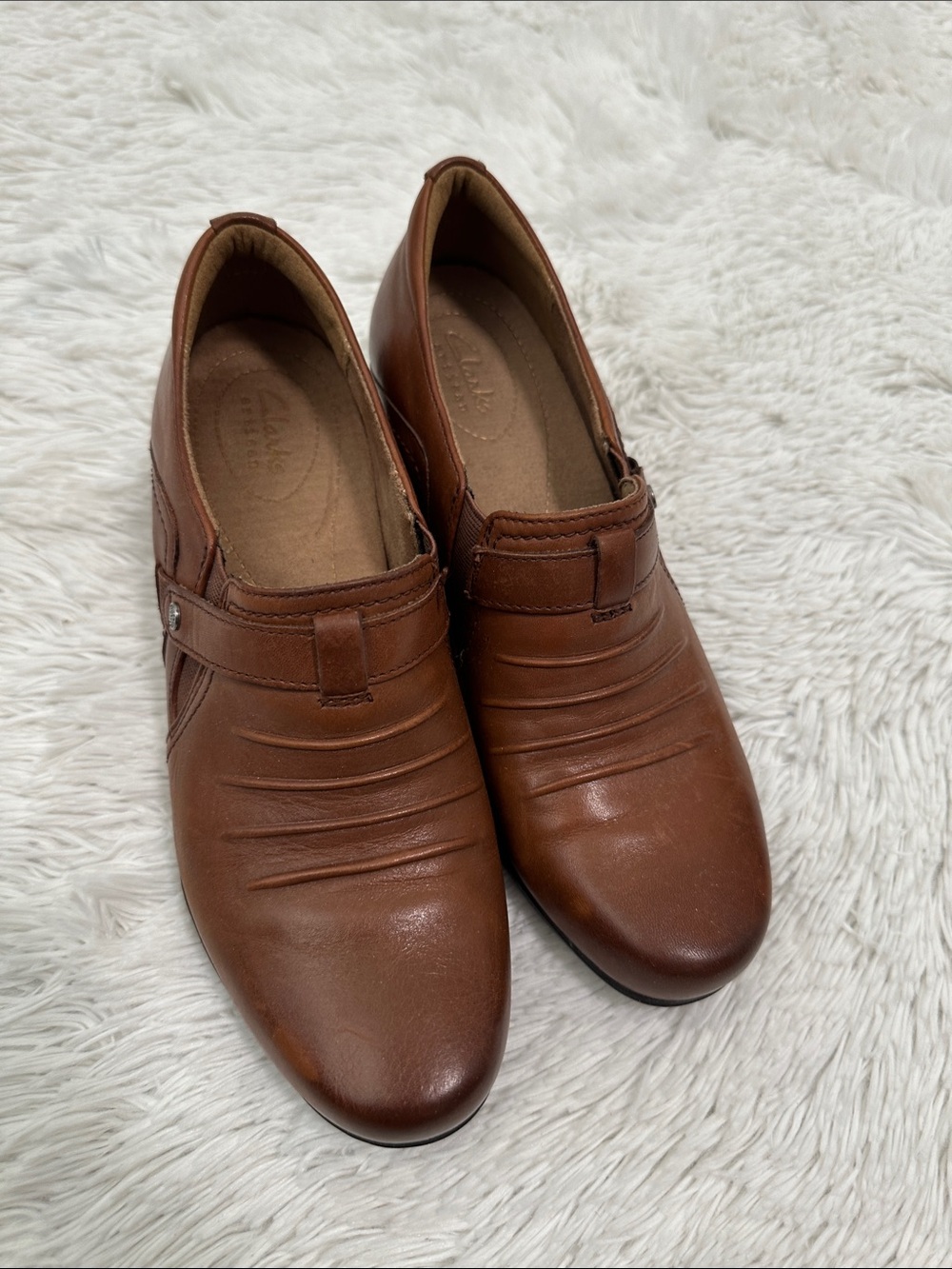 🚁 Clark’s Leather Heels